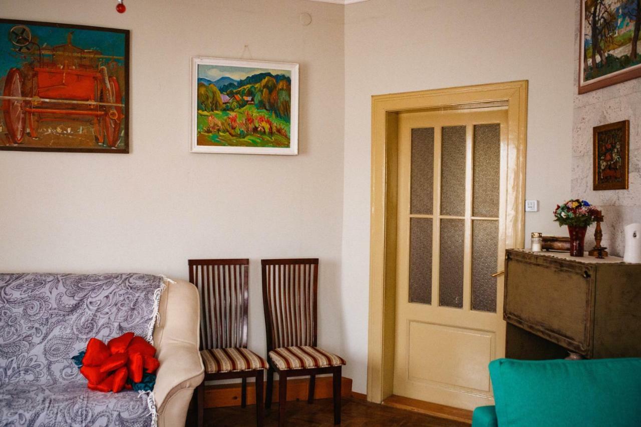 Historical Center Daire Ujgorod Dış mekan fotoğraf
