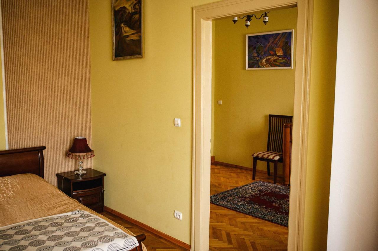 Historical Center Daire Ujgorod Dış mekan fotoğraf